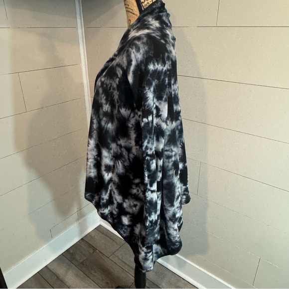 Volcom Black White Tie Dye Open Front Wrap Style Cardigan XS - S - Picture 4 of 8